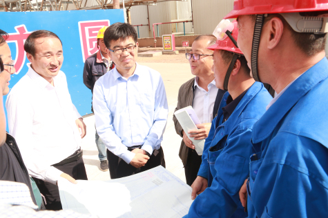 中衛市領導調研寧夏華御項目建設并現場辦公